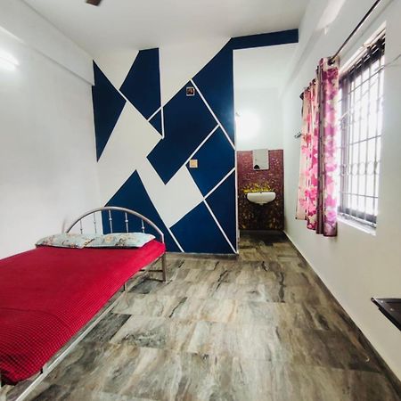 Omega Tourist Home Thrissur Екстер'єр фото