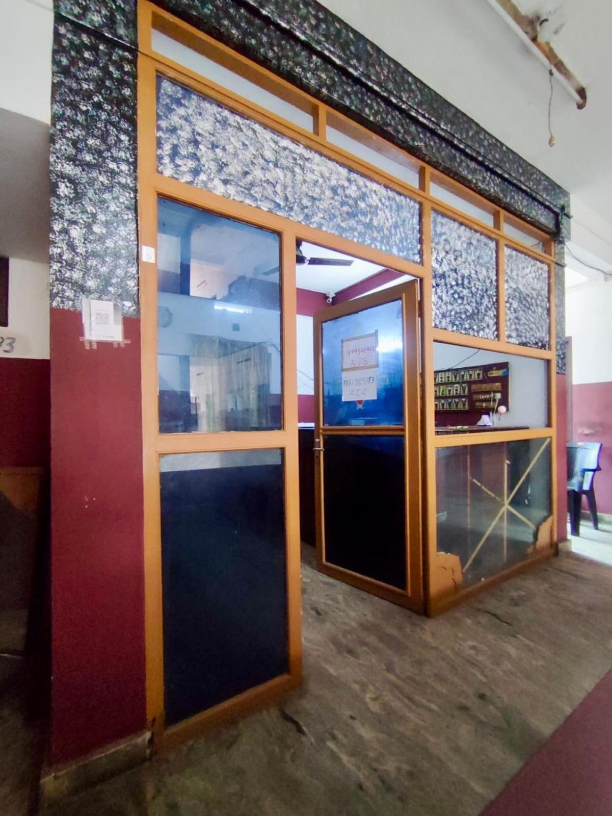 Omega Tourist Home Thrissur Екстер'єр фото