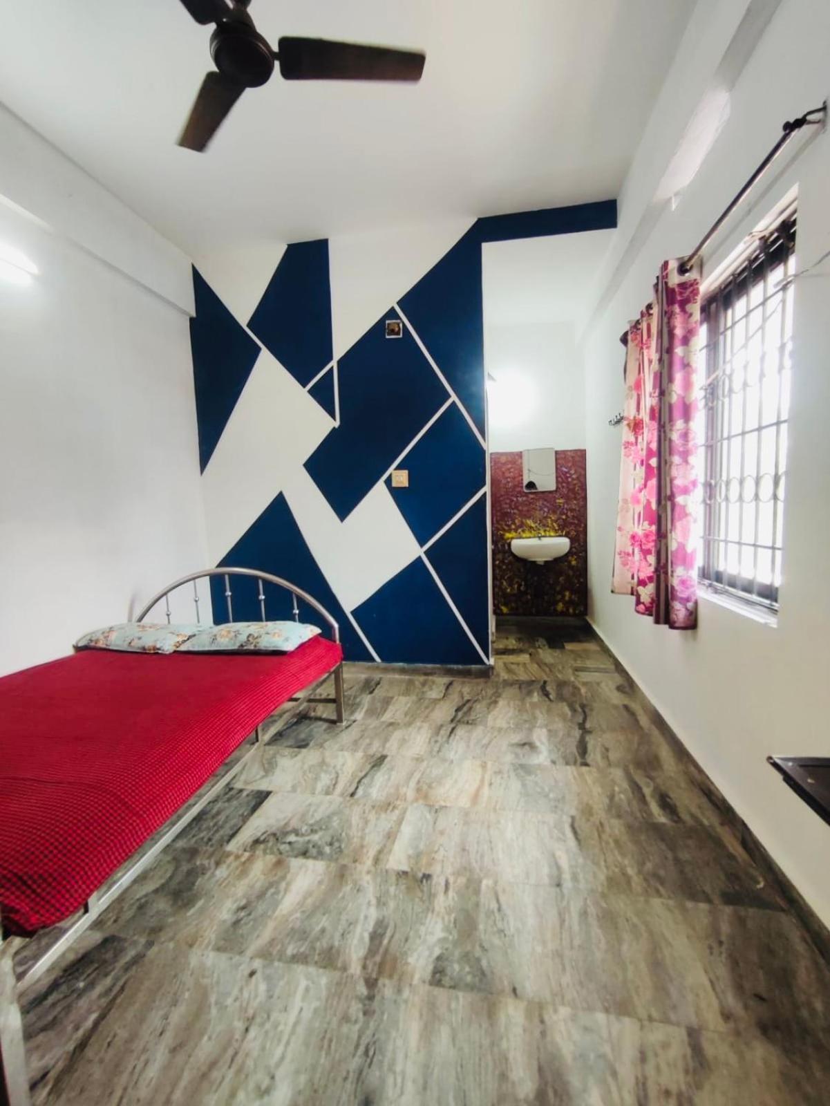 Omega Tourist Home Thrissur Екстер'єр фото